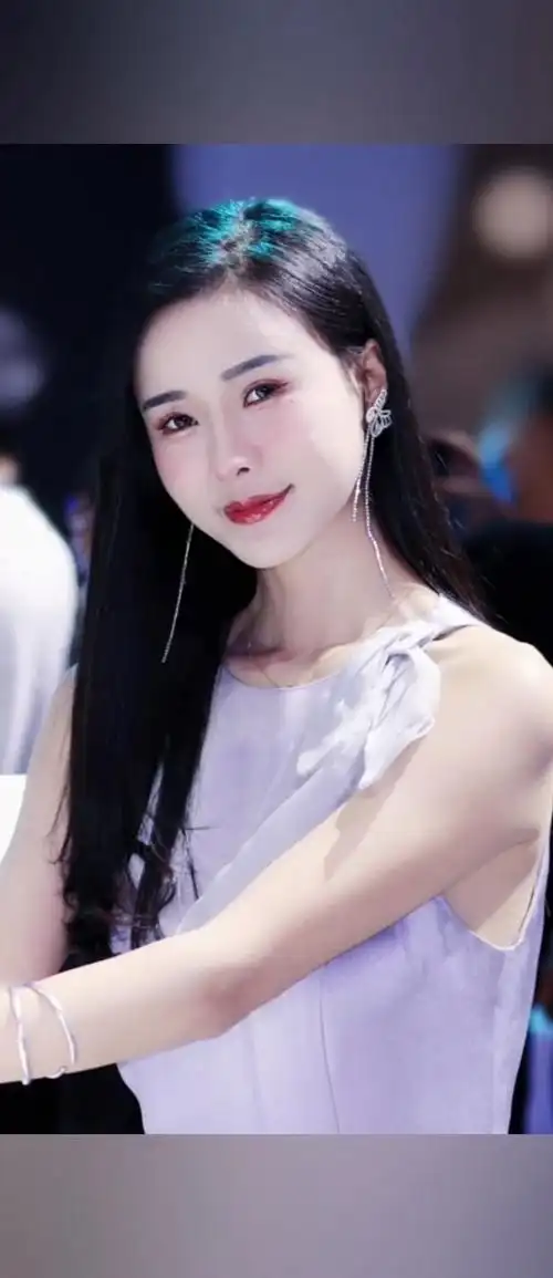 高颜值车模美女好看迷人