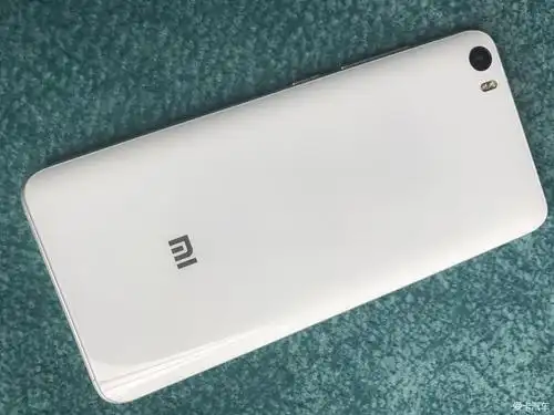 出售成色佳的小米5手机白色低配3g32g已售