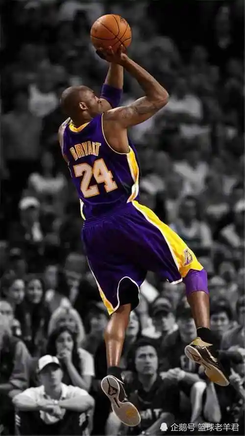 科比三分命中霸气举枪,这个庆祝动作太帅了!