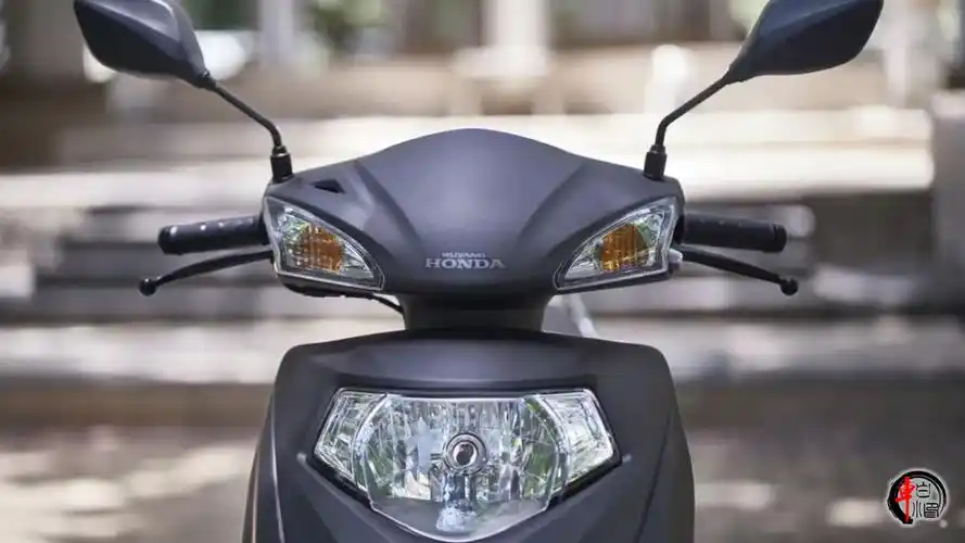 本田喜鲨125摩托车多少钱(22款五羊本田喜鲨scr125实用性小踏板售价)