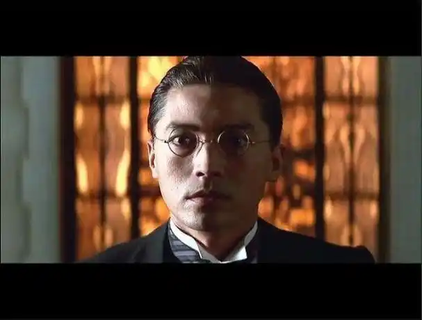 尊龙:《末代皇帝》中的溥仪,无妻无子68岁在加拿大独自生活_电影