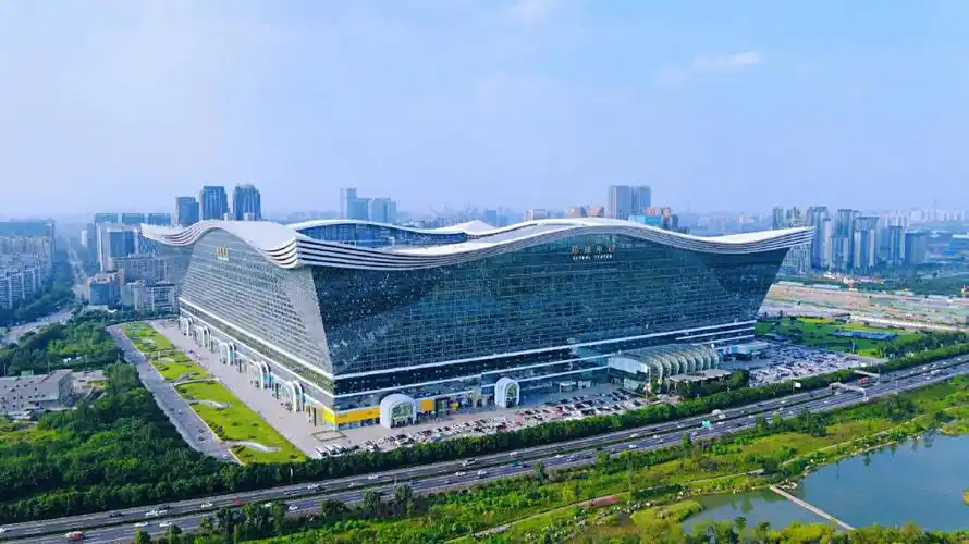 在成都新世纪环球中心上班腿会酸吗