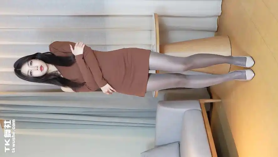 4k超清灰丝美女热舞视频