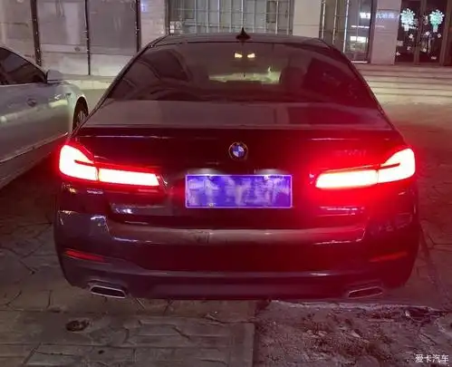 标轴宝马530尾灯问题