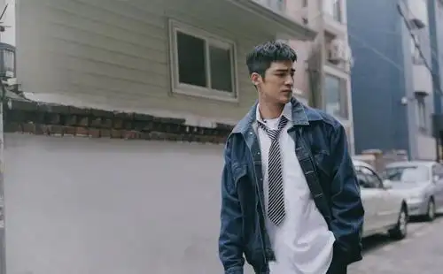 成熟男神姜潮帅气写真,高清图片-壁纸族