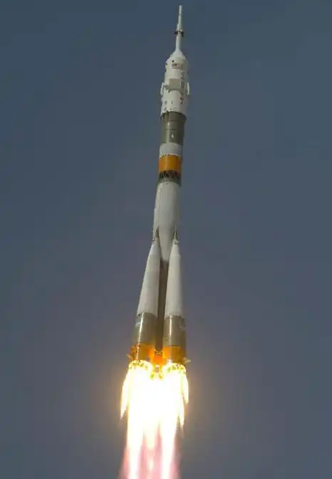 p> b>联盟号飞船 /b>(俄语: b> i>Союз /i> /b>,英语: b> i>