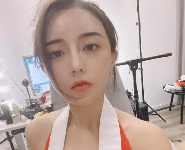 古阿扎再次cos不知火舞,经典动作令粉丝沸腾,超管却不会封