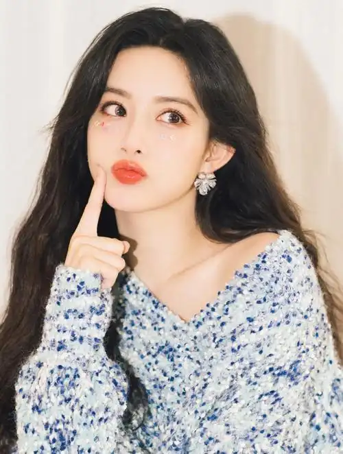 孟子义可爱美照嘟嘴卖萌楚楚动人