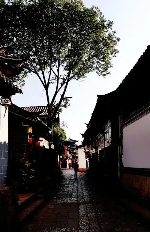 古城小巷古风韵