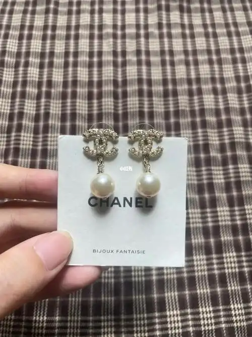 香奈儿经典双c珍珠耳钉