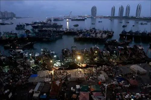 2016-05-15 2016年2月13日早晨摄于海南省三亚市三亚湾渔港码头