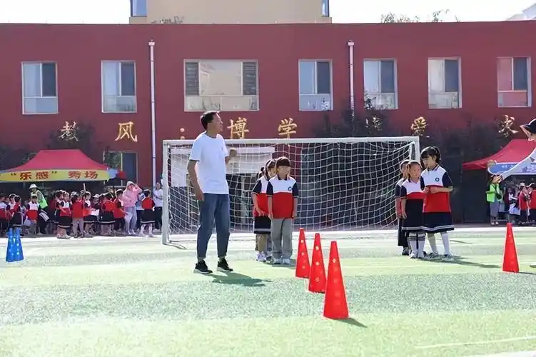 包头市包钢实验二小,"卓行"期末"秀",无纸"秀"特长