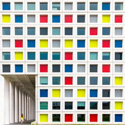 蒙德里安:开创风格派 冷抽象鼻祖