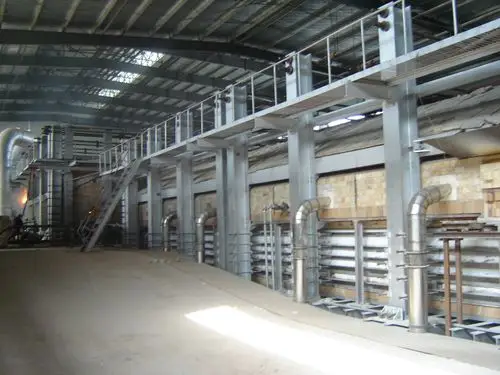 华窑恒宾:玻璃窑炉中出现耐火材料结石缺陷的原因