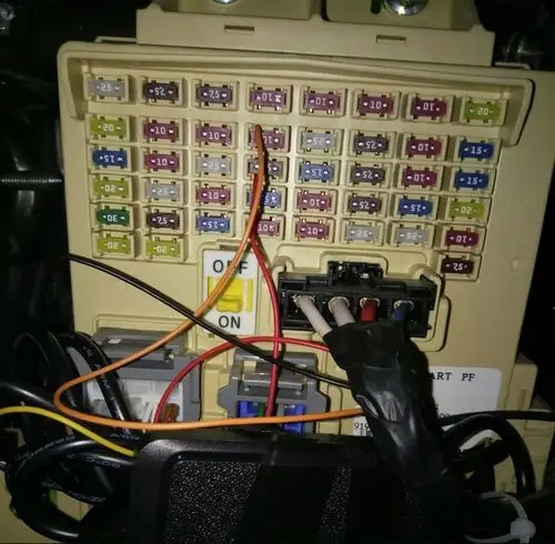 【保险盒】起亚智跑,k2,k3,k4,k5,索兰托,狮跑取电说明