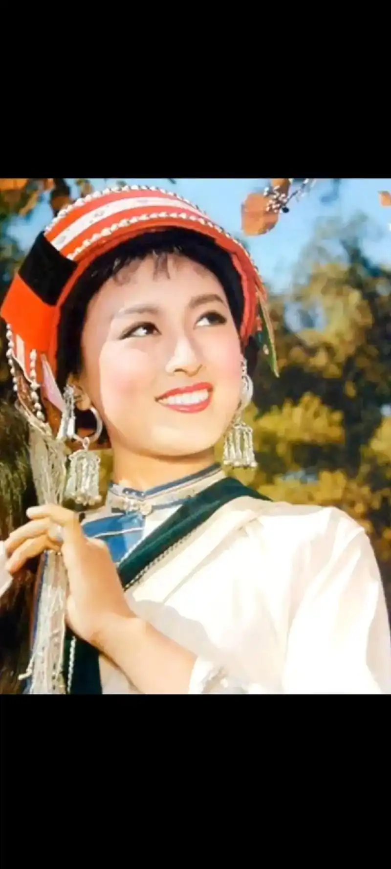 著名电影演员杨丽坤,朋友们知道是那部怀旧老电影吗,咱们评论区 - 抖