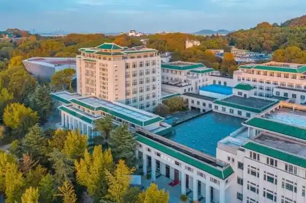 武汉大学图书馆又出圈,还是全国重点文物保护单位