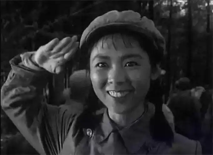 名人轶事英雄儿女中的王芳77岁了气质竟这么好