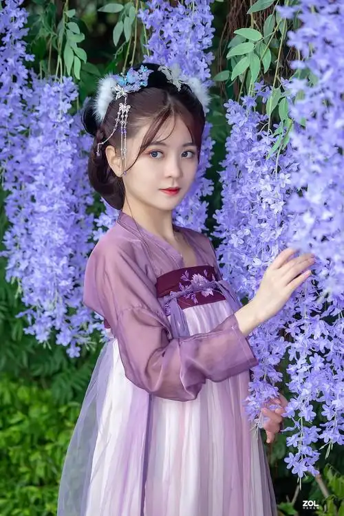 花丛古装美少女