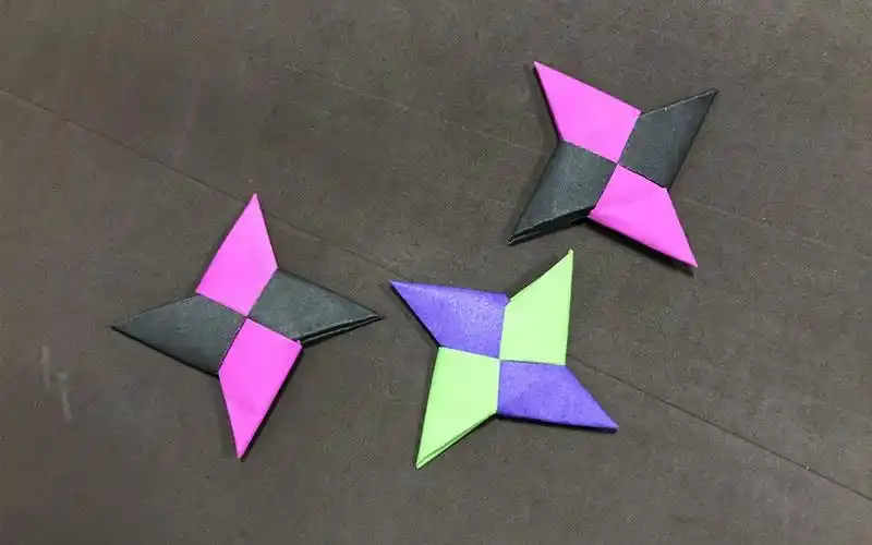 手工diy,简易儿童折纸双色飞镖,不花钱的好玩具