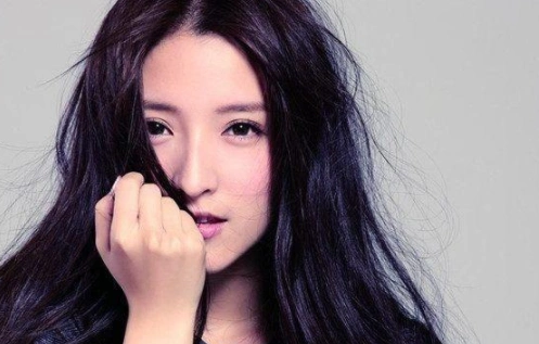 那些有鹰钩鼻的明星,第一位漂亮,最后一位帅到没朋友!