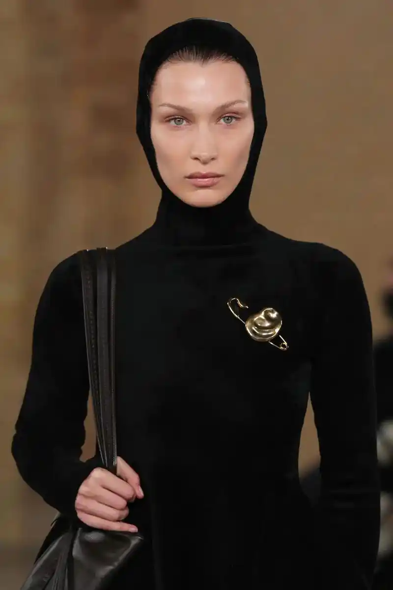 超模bellahadid纽约时装周走秀