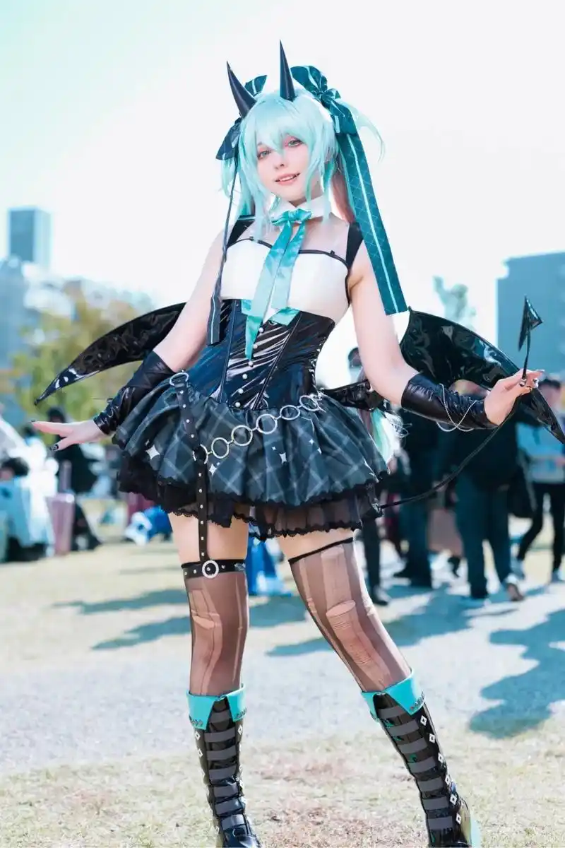 恶魔未来94 #cos #miku #初音未来 - 抖音