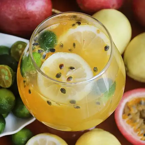 广西百香果柠檬青金桔汁新鲜包邮水果茶冲泡饮品百香果