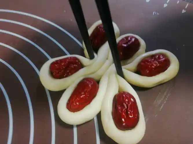 蒸烤一体箱菜谱之花样枣馍