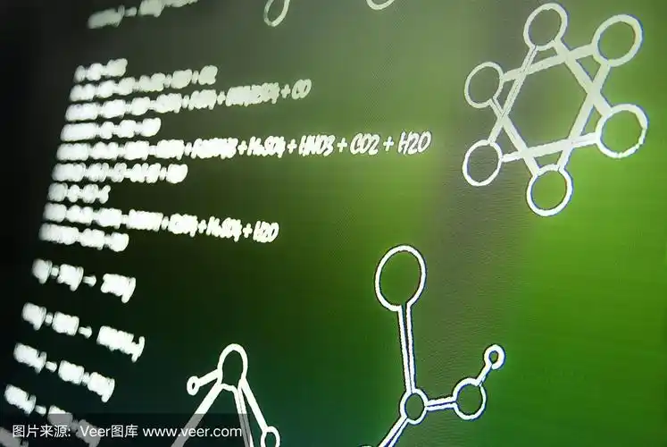 化学方程式在绿色桌子的背景照片从透视