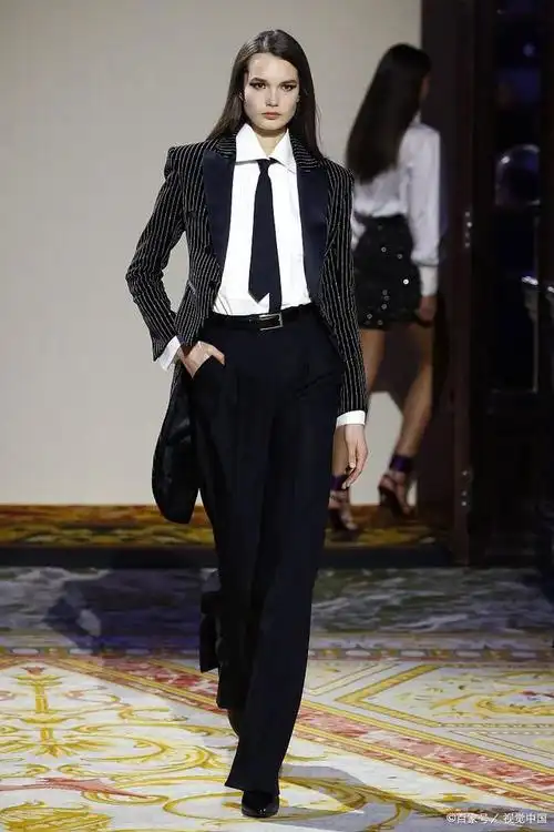 深色衣服有哪些颜色