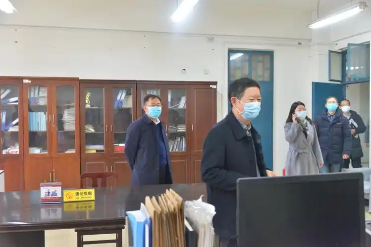 校领导景国勋,郭秋平带队检查新学期开学第一课上课情况-校长办公室