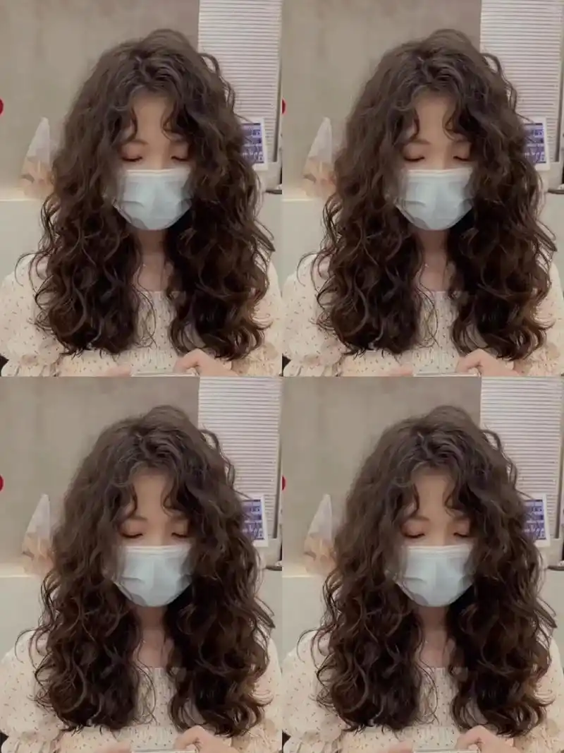 不会炸毛 搭配冷棕色更显白通透 #烫发推荐 #慵懒法式烫 #网红羊毛卷