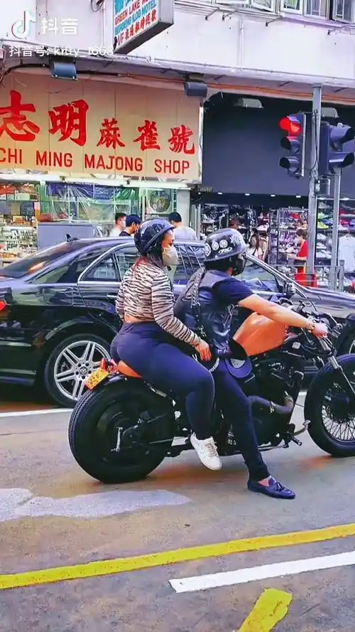 又到了骑摩托车的季节了香港 街头随手拍