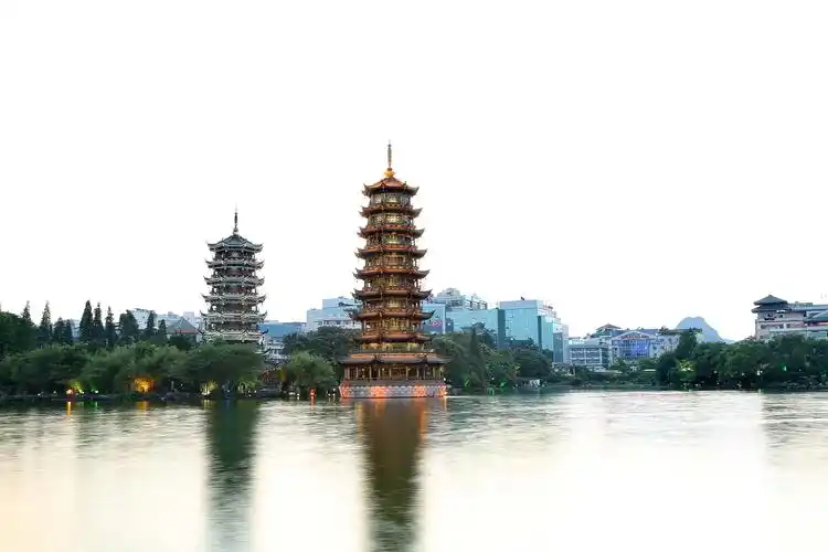 广西桂林日月塔|摄影|环境/建筑|炒粉的粉很粉 - 原创作品 - 站酷 (zc