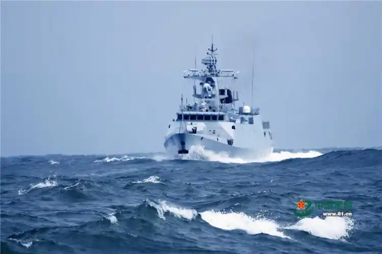 东海舰队某水警区海上实战化演练(组图)12月上旬,东海舰队某水警区在