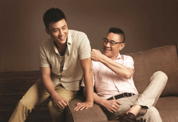 杜志国杜淳乡村骑三轮车旋风孝子变身三轮车父子