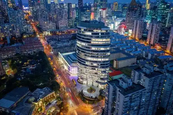 上海世贸大厦:创新智能办公,引领商务未来