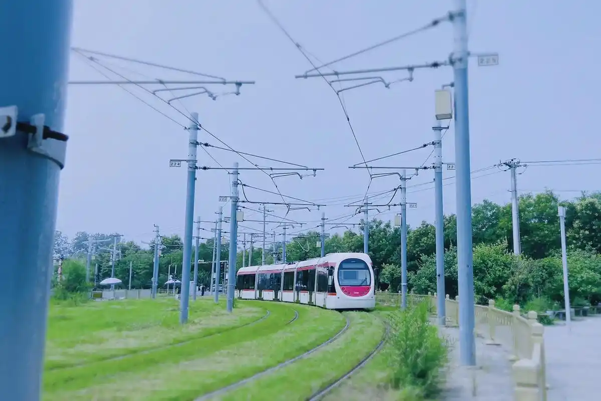 北京最美西郊线.带上闺蜜去拍照吧91 ～地铁10号线坐到巴沟 - 抖音