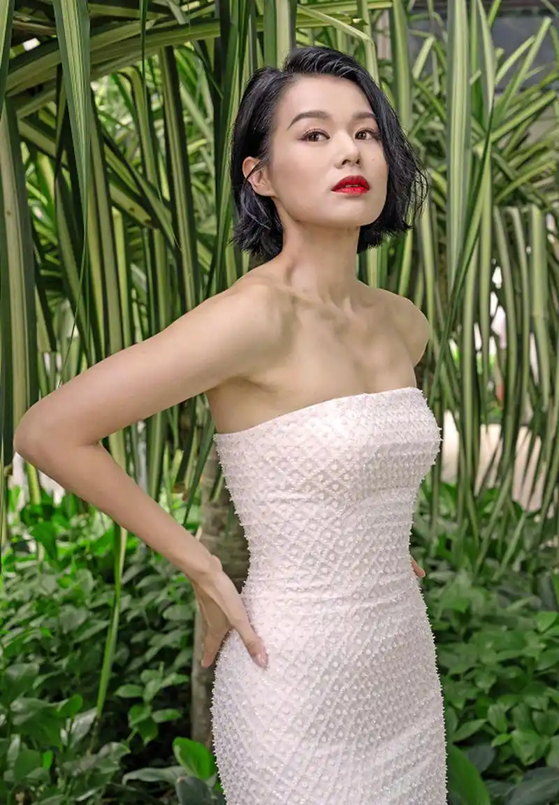 胡杏儿这组照片,很顶!