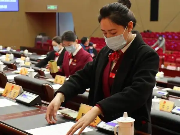 市级中心凝心聚力圆满完成市两会服务保障工作