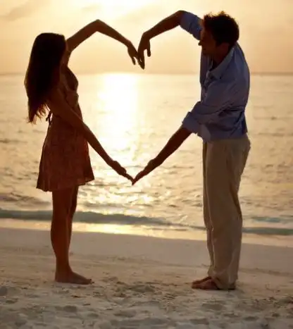 和谐温馨的夫妻图片