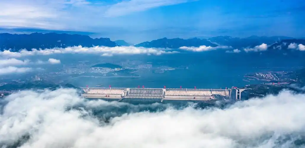 (举世瞩目的三峡大坝,摄影师@李心宽)