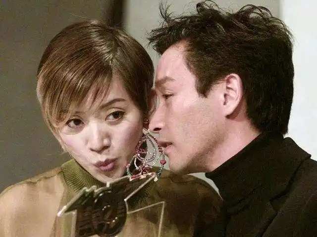 1987年郑少秋退出梅艳芳拍戏换张国荣造就了一部经典鬼片