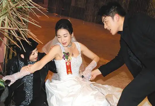 江祖平(中)从「夜市人生」杀青,兔年一开就见血光. 图/映画提供