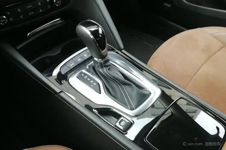 别克 君威 2017款 2.0t 自动 28t尊贵型