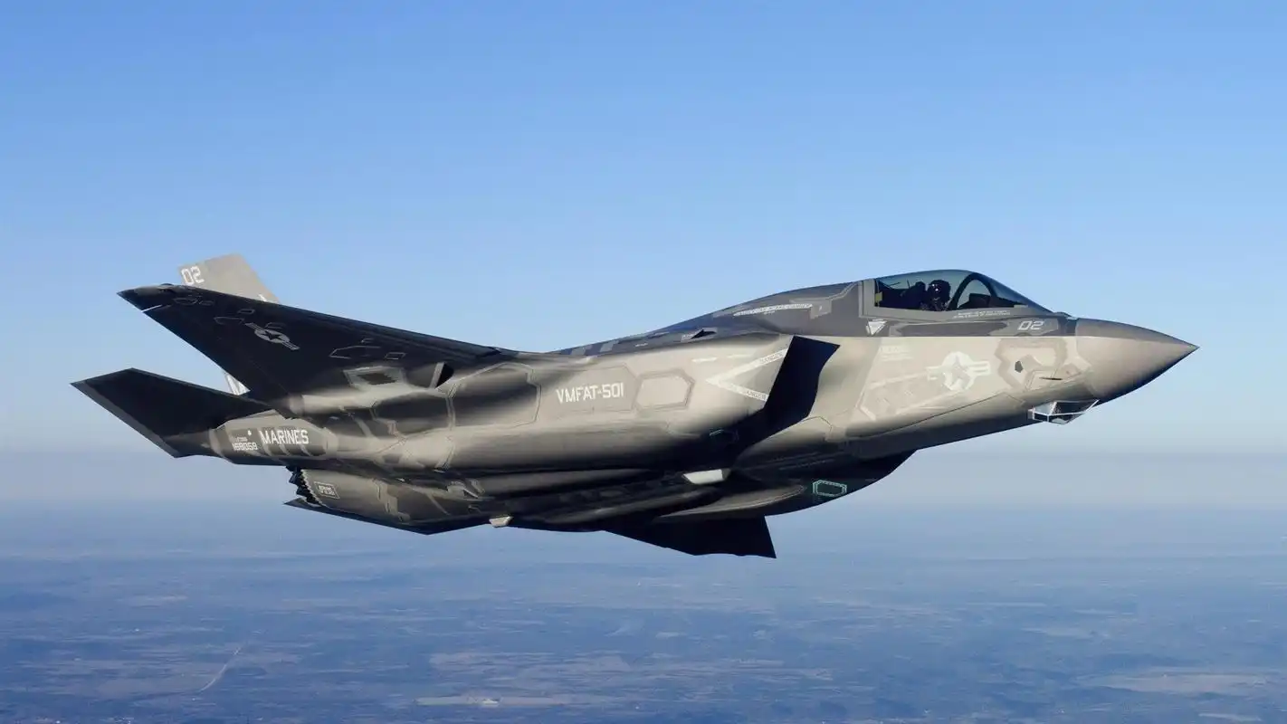 军事飞机f35战斗机军事天地壁纸