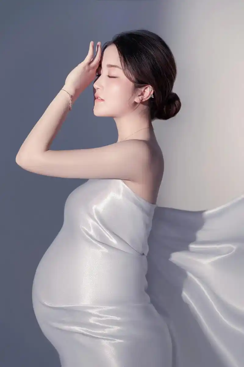 用静止的照片纪念在岁月里生长流动的爱#媳妇最美孕妇照 - 抖音