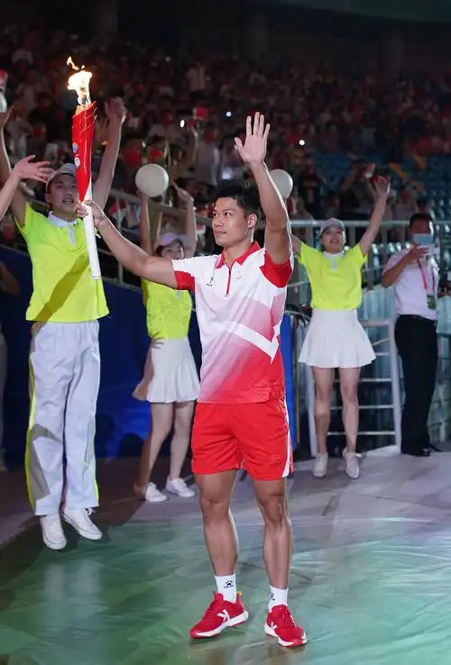 东京奥运会首金获得者杨倩作为十四运会主会场火炬手,点燃全运会主