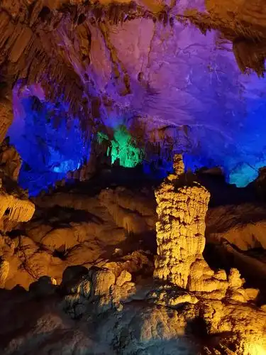 广西贺州旅游～游览贺州紫云洞 2020.11.12.拍摄